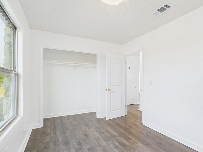 Building Photo - 1602 9th St