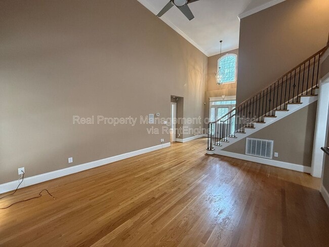 Building Photo - 2528 N Beech Ln