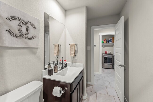Building Photo - 7526 Highland Chase Dr