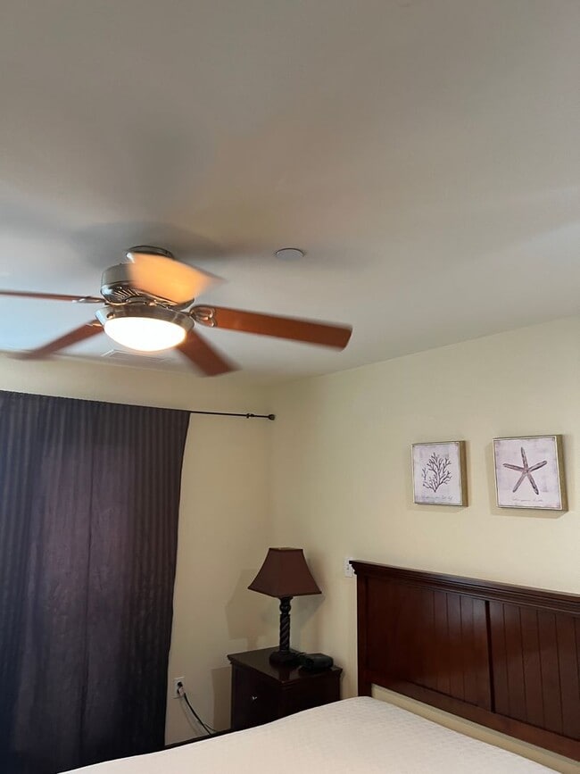 Building Photo - Top-Floor Ocean View Condo Across from the Beach | Furnished 2BR + Central A/C