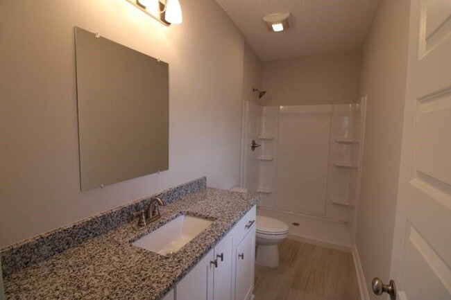 Building Photo - 326 S 5th St