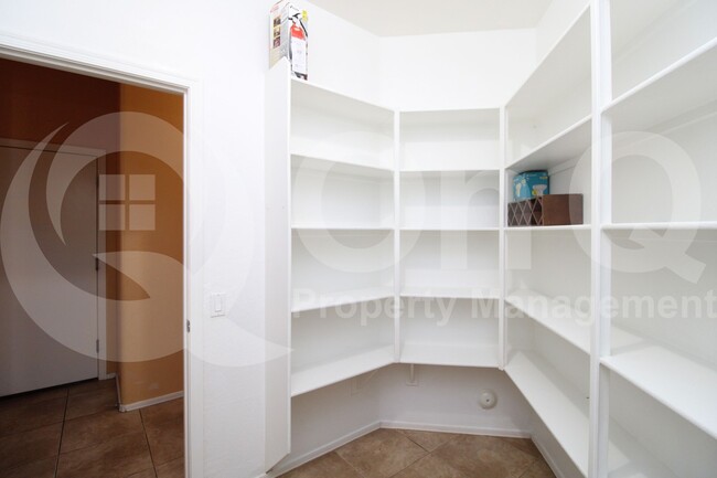 Building Photo - 14205 W Mauna Loa Ln