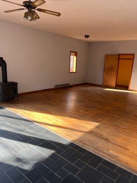 Building Photo - 114 Bedford St SE