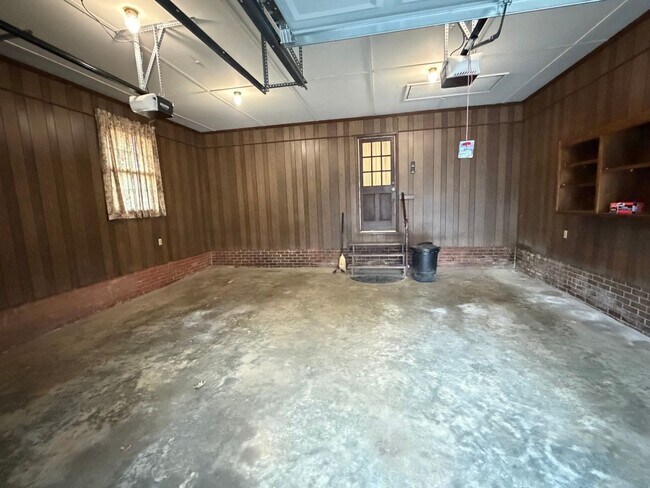 Building Photo - Liberty / Alamance County