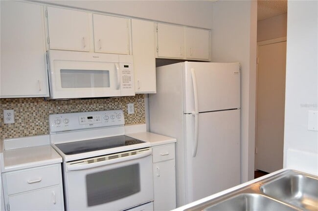 Building Photo - 8625 Mallard Reserve Dr