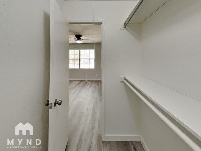 Building Photo - 9447 Culberson St