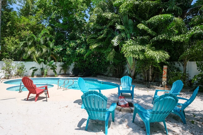 Building Photo - 3401 E Debazan Ave