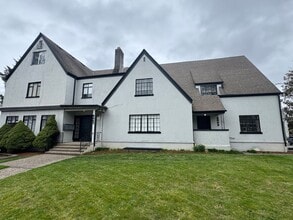 Building Photo - (949) Harrison Street Plex - 1 Bed / 1 Bat...