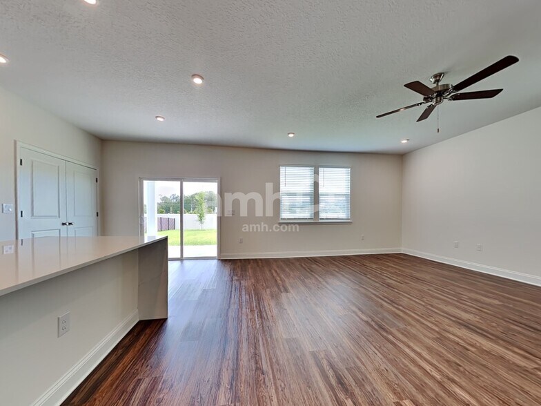 Building Photo - 309 Onate Cir