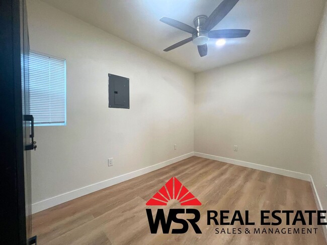 Building Photo - Newly Renovated Rental!