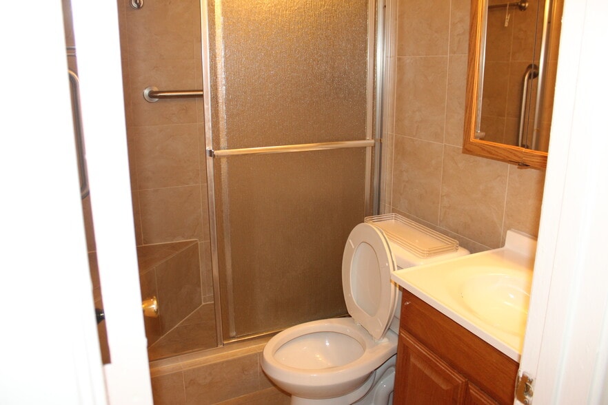 Building Photo - 4821 NW 22nd Ct