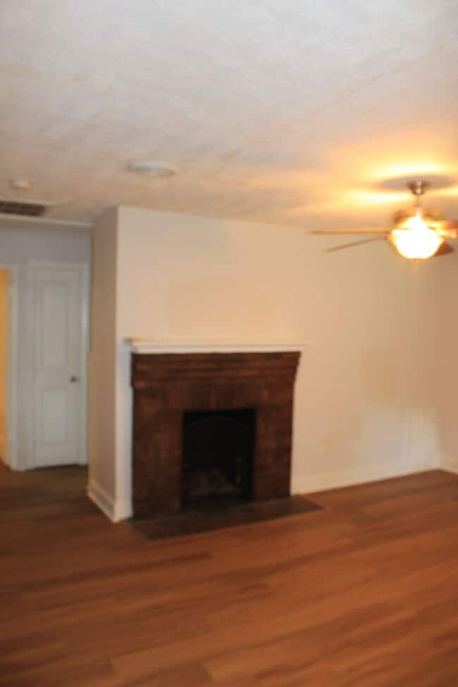 Building Photo - Midtown Rental 2 Bed 1 Bath
