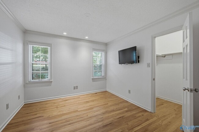 Building Photo - 815 Baylor Dr SE