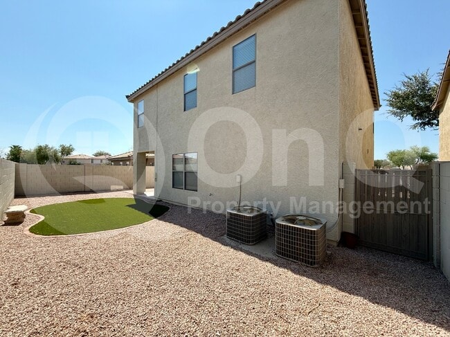 Building Photo - 681 E Woodsman Pl