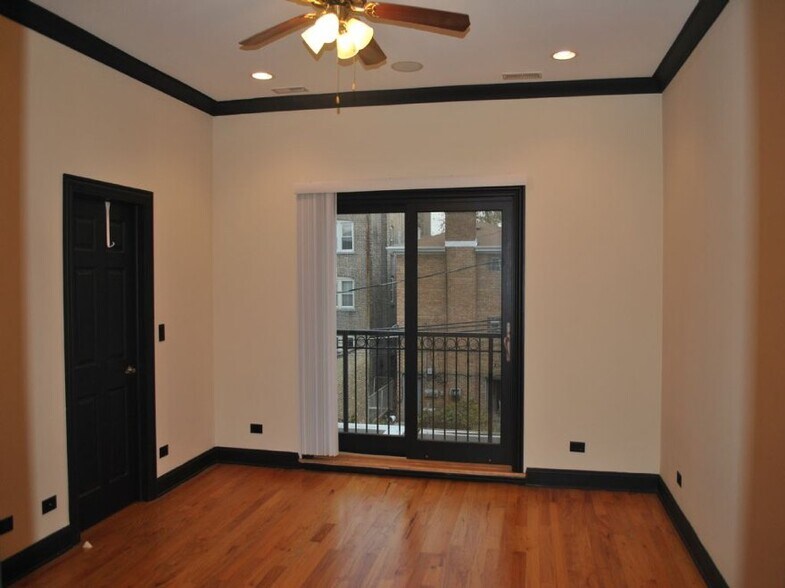 Building Photo - 6318 N Albany Ave