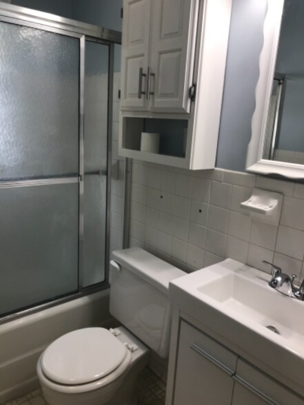 Building Photo - 209 S Woodbridge St