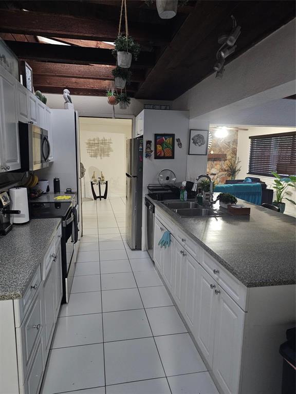 Building Photo - 3340 SW 18th St