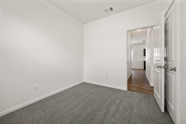 Building Photo - 960 Bunton Reserve Blvd