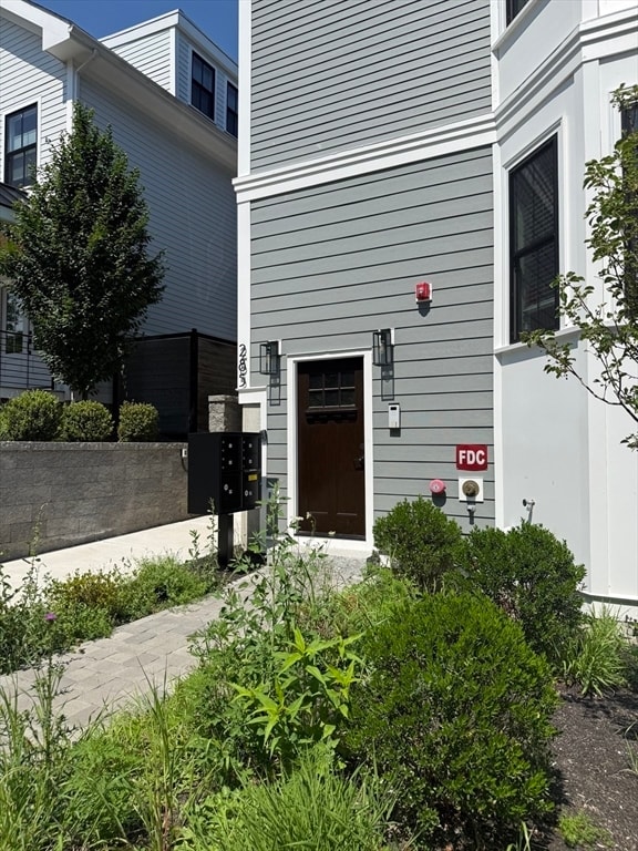 Building Photo - 285 Lamartine St