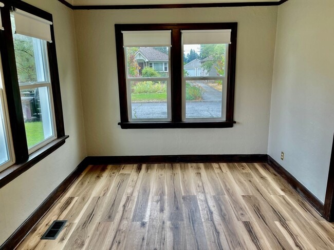 Building Photo - Audubon Park Rental!