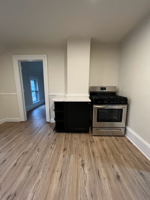 Kitchen - 1380 E 43rd St