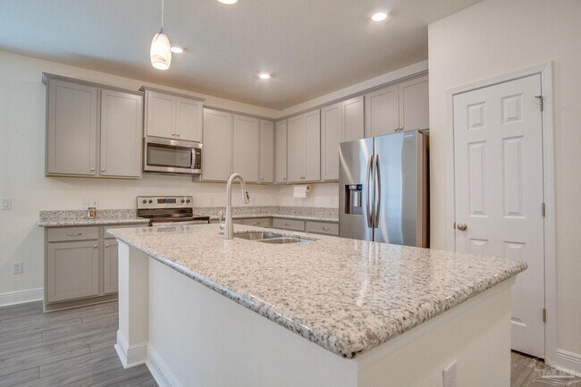 Building Photo - 4620 Sago Palm Cir