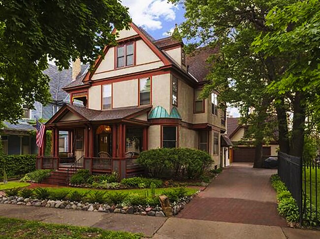 Primary Photo - 432 Ridgewood Ave