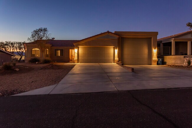 Building Photo - 820 Avalon Ave