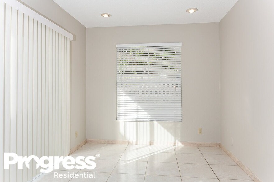 Building Photo - 6701 Fern St