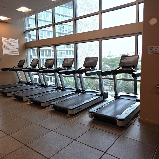 Building Photo - Capital Place One Bedroom Condo