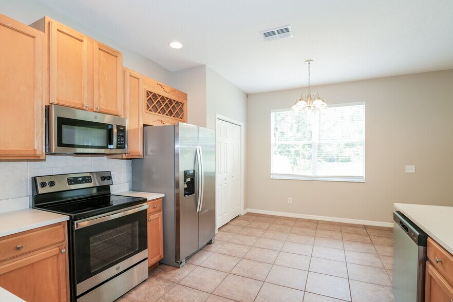 Building Photo - 7814 Citrus Blossom Dr