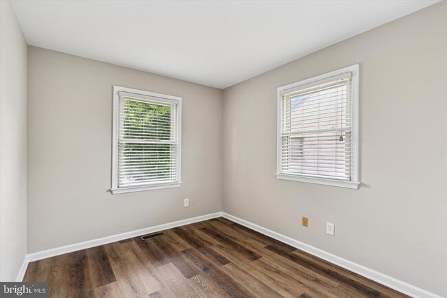 Building Photo - 214 Troon Ct