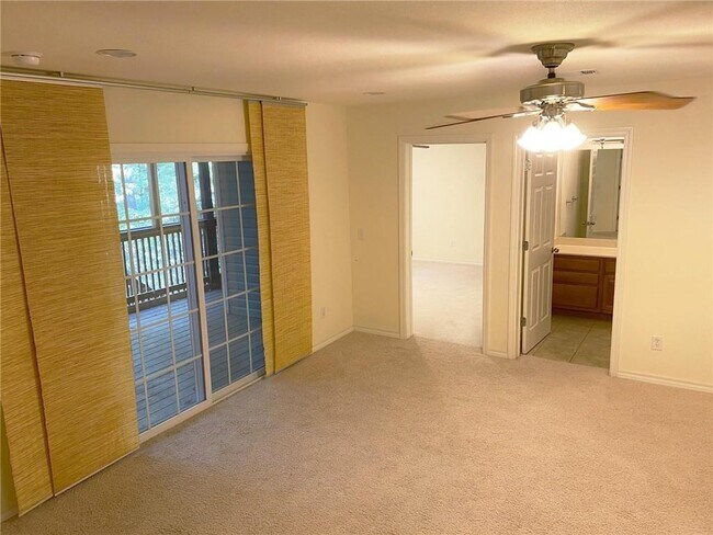 Building Photo - 4 Sullivan Ln