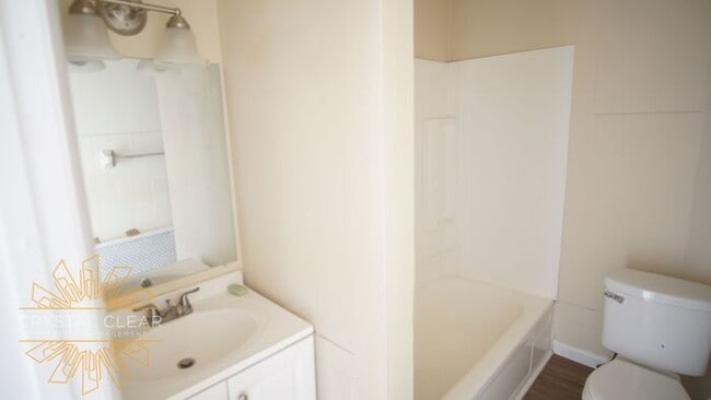 Building Photo - 416 McCabe Ave