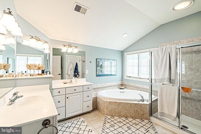 Building Photo - 47333 Middle Bluff Pl