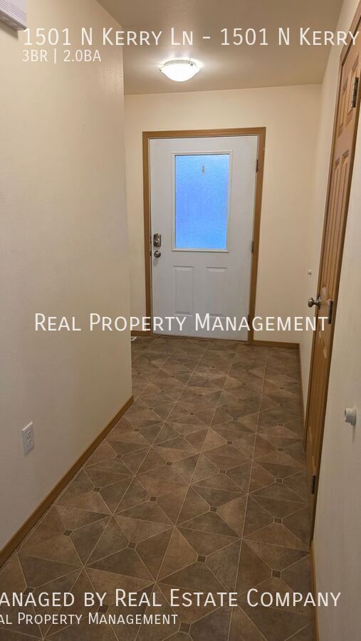 Building Photo - 1501 N Kerry Ln