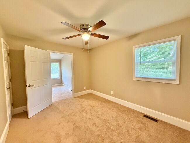 Building Photo - Newly Remodeled Ranch-Style 4BD, 3.5BA Ral...
