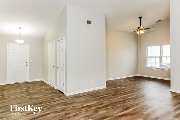 Building Photo - 127 Grandview Cir