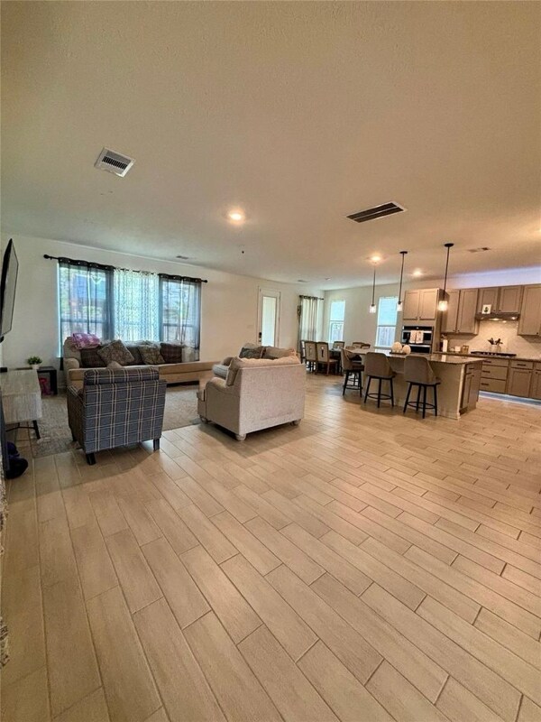 Building Photo - 734 Hardwood Grv Ct