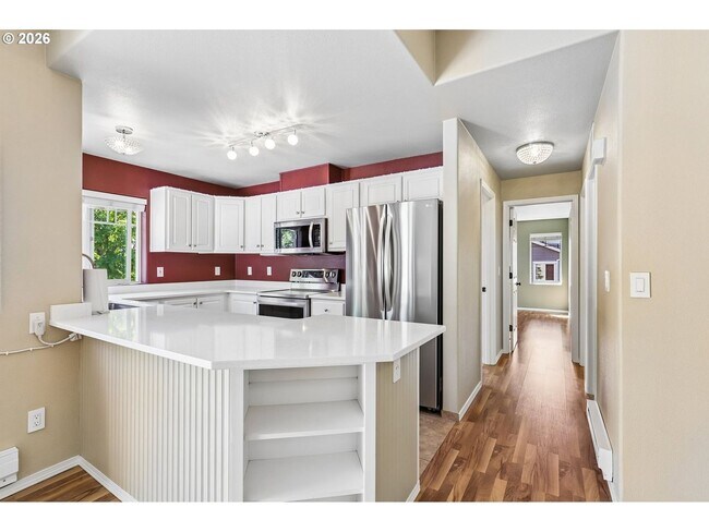 Building Photo - Updated Beaverton Condo with Garage, Balcony & Quartz Counters Near Nike and Intel