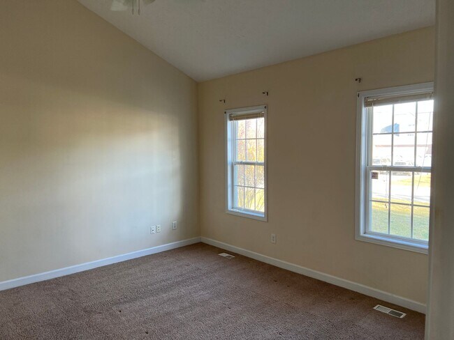 Building Photo - Jack Britt School District! 5br, 2.5 ba