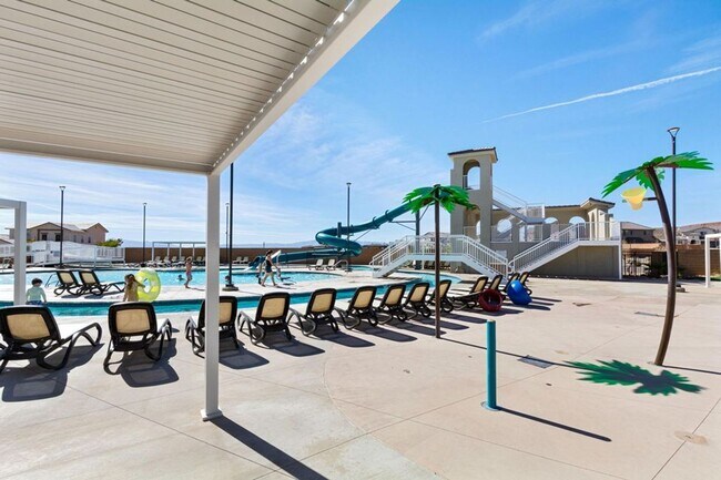 Building Photo - Live Every day Like You're on Vacation!! F...