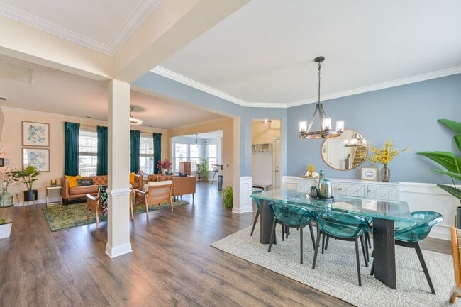 Building Photo - 430 Spectrum Rd