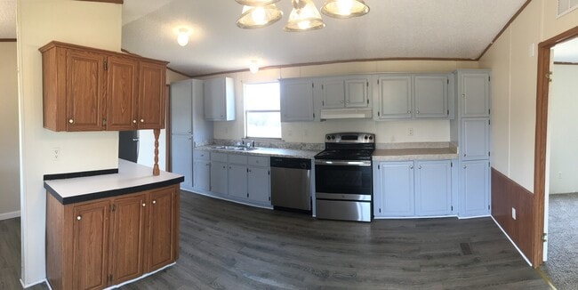 Building Photo - Newly remodeled 3 BDR / 2 BA Home