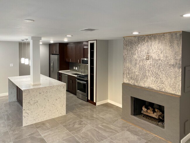 Building Photo - 12625 Memorial Dr