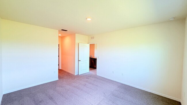 Building Photo - Brand New 3BR Home in Haines City | Washer & Dryer + HOA Community