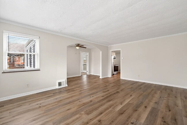 Building Photo - 1930 Stevens Ave