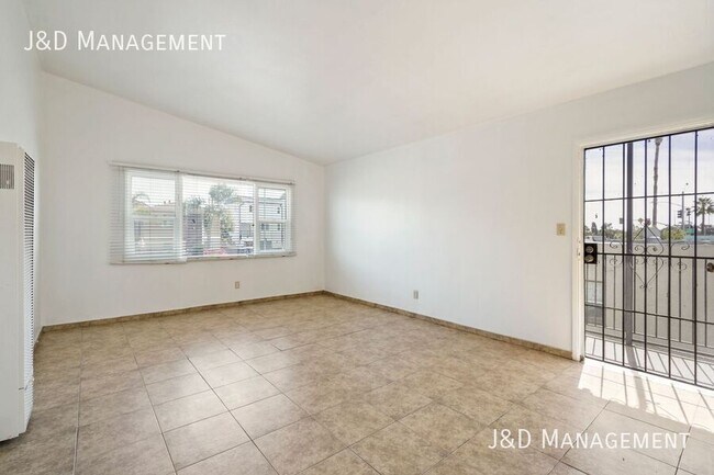 Building Photo - 824 47th St