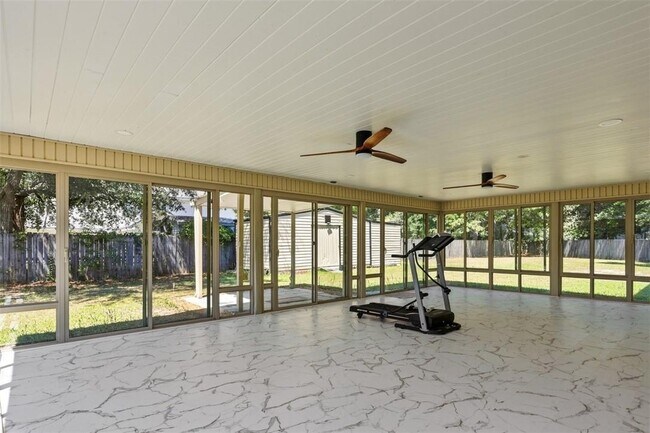 Building Photo - 14 Sandy Pond Ct