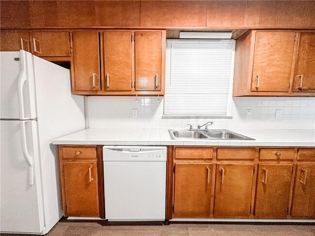 Building Photo - 4591 Woodward Rd